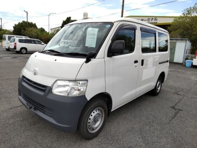 6249 Toyota Lite ace van S402M 2018 г. (LUM Kobe Nyusatsu)